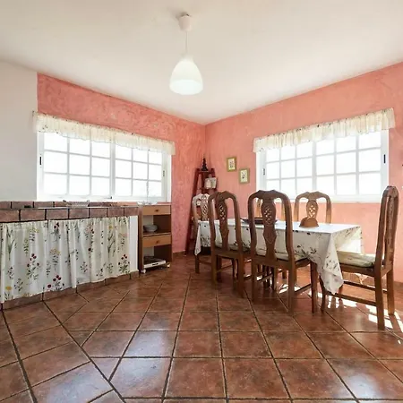 Casa Alba, Con Piscina-spa Climatizada Hasta 34º Gratuito Y Vistas Al Mar Puntallana