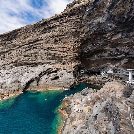 Feriehus Casa Alba, Con Piscina-spa Climatizada Hasta 34º Gratuito Y Vistas Al Mar Puntallana